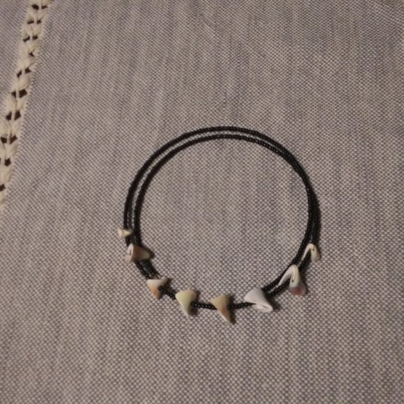 Shell Choker - Picture 5 of 8